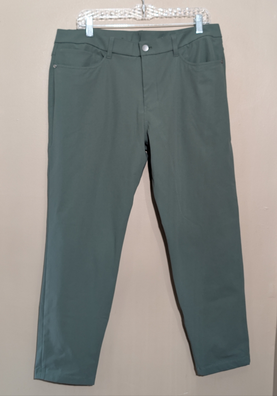 Lululemon ABC Slim-Fit 5 Pocket Pants in Army Green Size 36